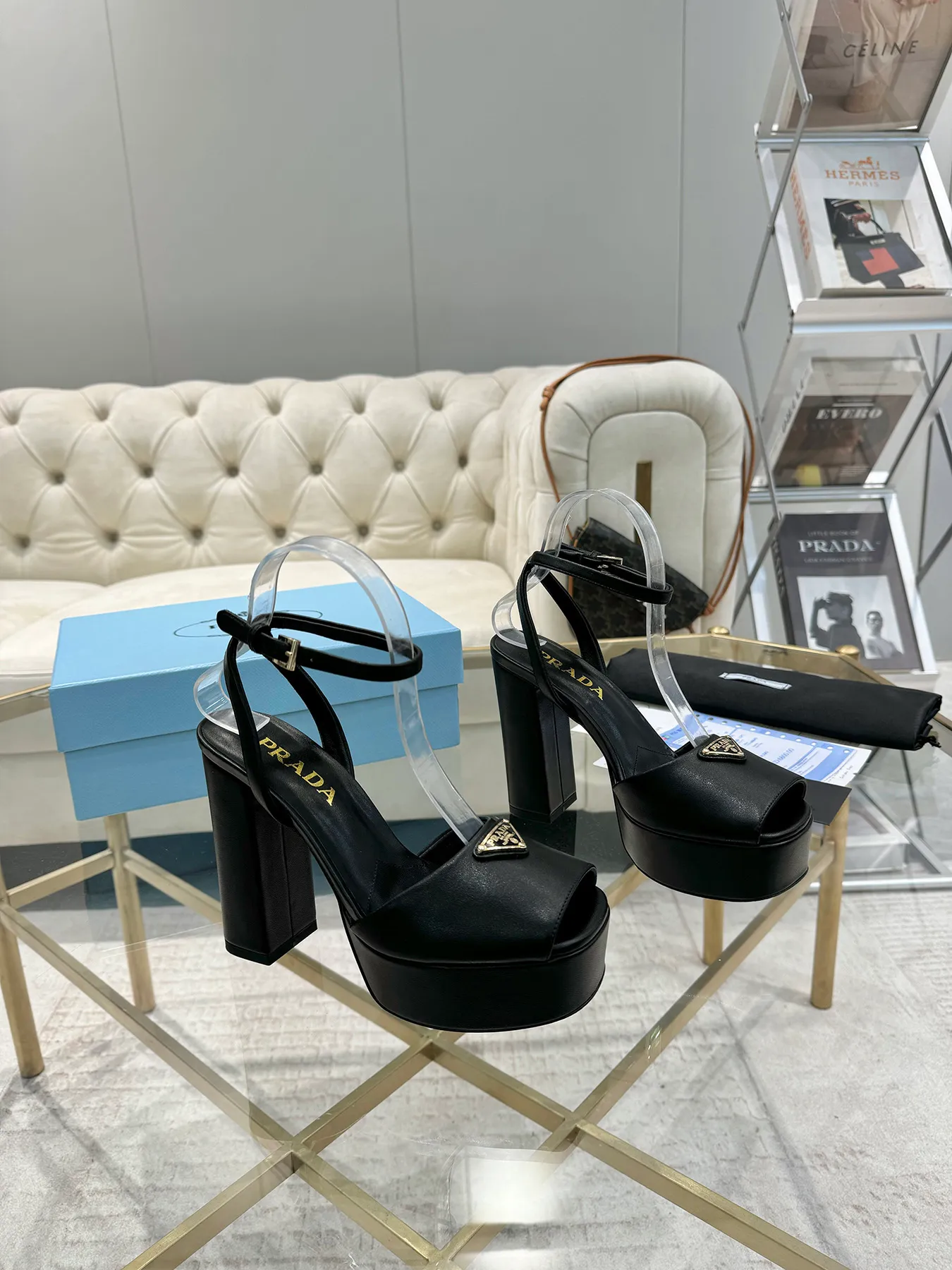 👟👟Ex-factory price 600👟👟 (imitation leather bottom-20) New arrival 👉Ready stock👈Remove the original board and make a 1:1 replica‼ ️The highest version ✅ Prada's early spring catwalk hot style 😘The latest spring style Thick heel square toe water platform series (genuine leather outsole) (simulated leather sole) A must-have for goddesses The upper and the feet are super beautiful 👉The upper is made of imported original calfskin, soft and textured, lining + foot pads, imported sheepskin lining, breathable and comfortable, private model water platform, heel, water platform 4M, heel height 13M Code number 35M-39M (34 40 41 42 customized, non-refundable and non-exchangeable)
